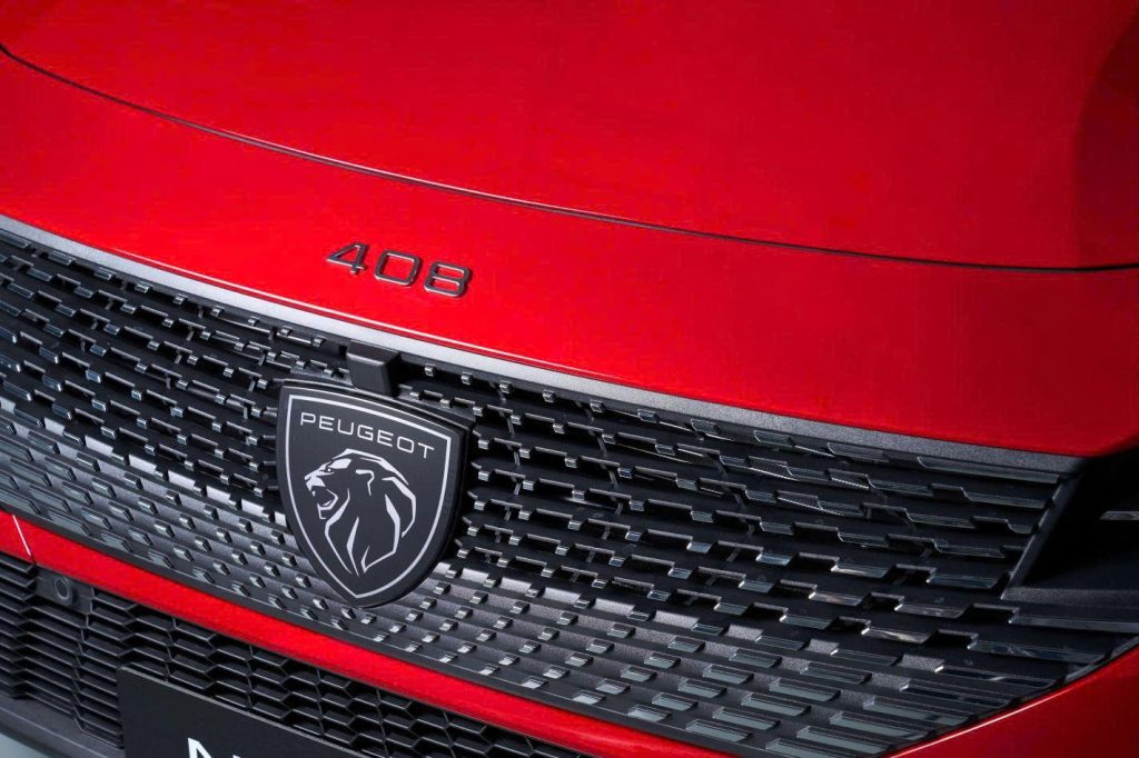 So Sánh Peugeot 3008 Và 408